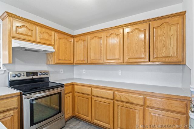 8515 N 102ND East Avenue, Owasso, OK 74055