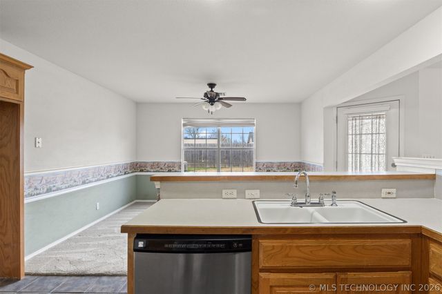 8515 N 102ND East Avenue, Owasso, OK 74055