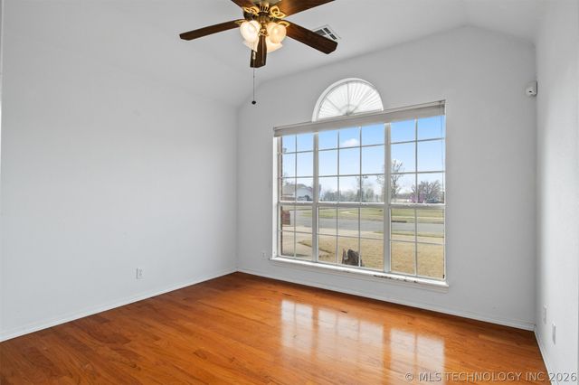 8515 N 102ND East Avenue, Owasso, OK 74055