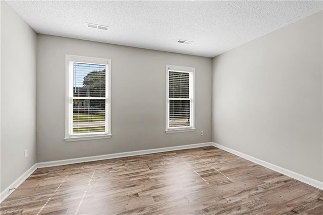 5525 Moravian Heights Lane, Clemmons, NC 27012
