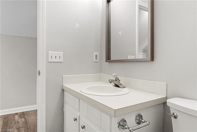 5525 Moravian Heights Lane, Clemmons, NC 27012