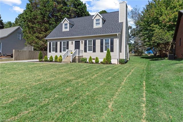 5525 Moravian Heights Lane, Clemmons, NC 27012