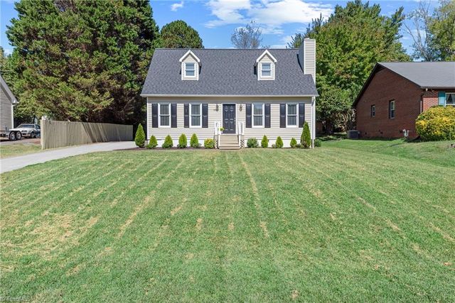 5525 Moravian Heights Lane, Clemmons, NC 27012