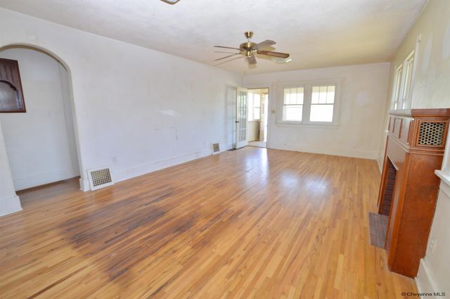 2142 W C ST, Torrington, WY 82240