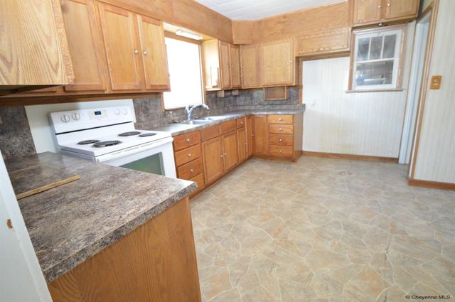 2142 W C ST, Torrington, WY 82240
