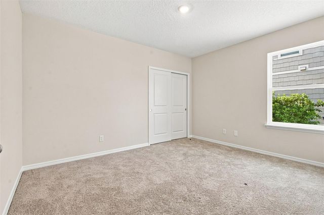 809 S LOCUST AVENUE, Sanford, FL 32771