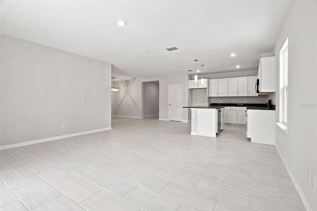 809 S LOCUST AVENUE, Sanford, FL 32771
