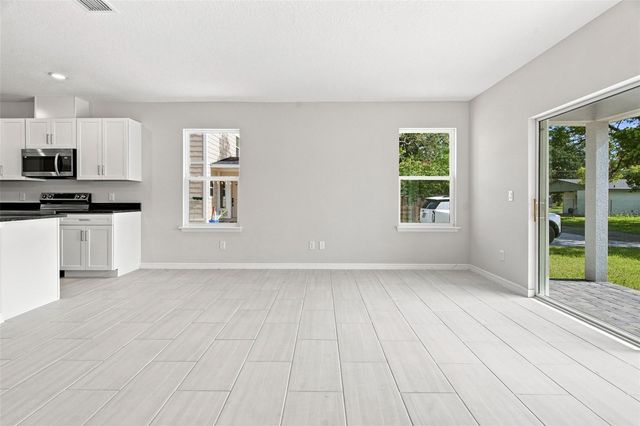809 S LOCUST AVENUE, Sanford, FL 32771