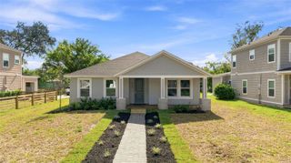 809 S LOCUST AVENUE, Sanford, FL 32771