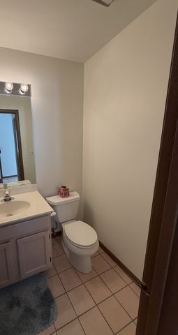 1264 Sandhurst Lane, South Elgin, IL 60177