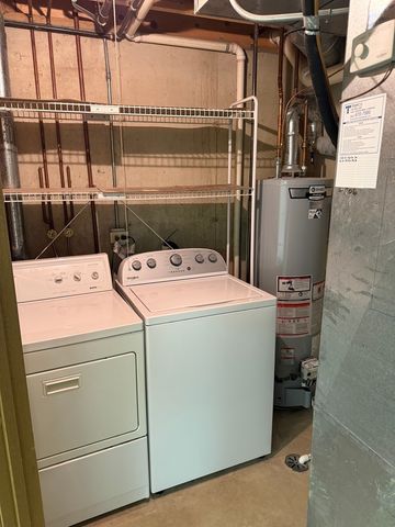 1264 Sandhurst Lane, South Elgin, IL 60177