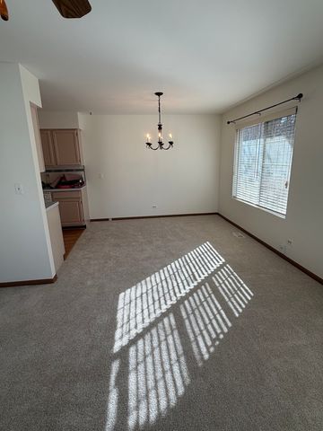 1264 Sandhurst Lane, South Elgin, IL 60177