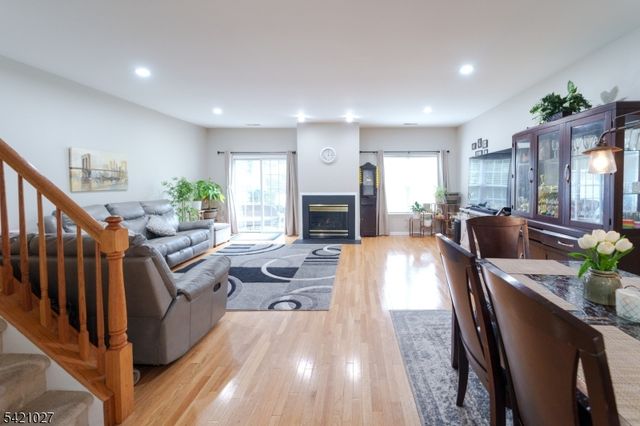 32 Windsor Dr, Lincoln Park Boro, NJ 07035