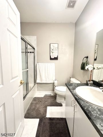 32 Windsor Dr, Lincoln Park Boro, NJ 07035