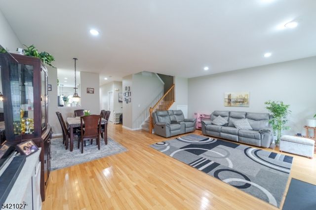 32 Windsor Dr, Lincoln Park Boro, NJ 07035