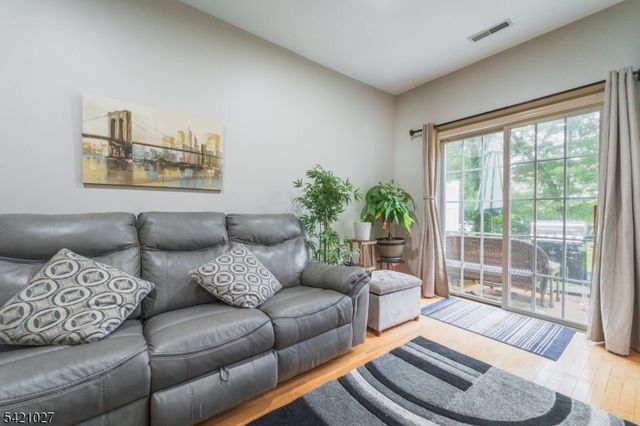 32 Windsor Dr, Lincoln Park Boro, NJ 07035