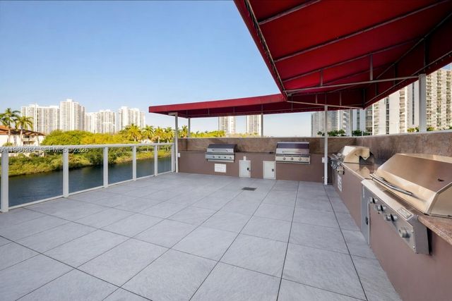 3675 N Country Club Dr 2305, Aventura, FL 33180