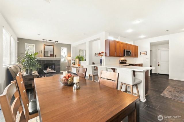 27366 215th Place SE, Maple Valley, WA 98038