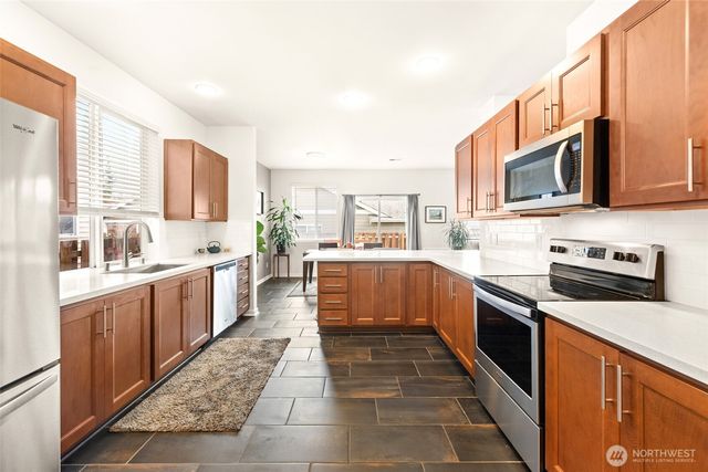 27366 215th Place SE, Maple Valley, WA 98038