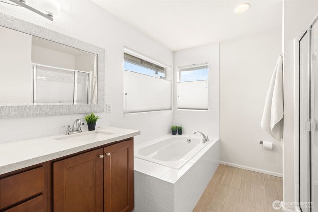 27366 215th Place SE, Maple Valley, WA 98038