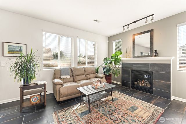 27366 215th Place SE, Maple Valley, WA 98038