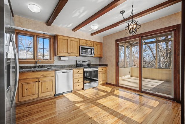 394 East Post Rd SE, Cedar Rapids, IA 52403