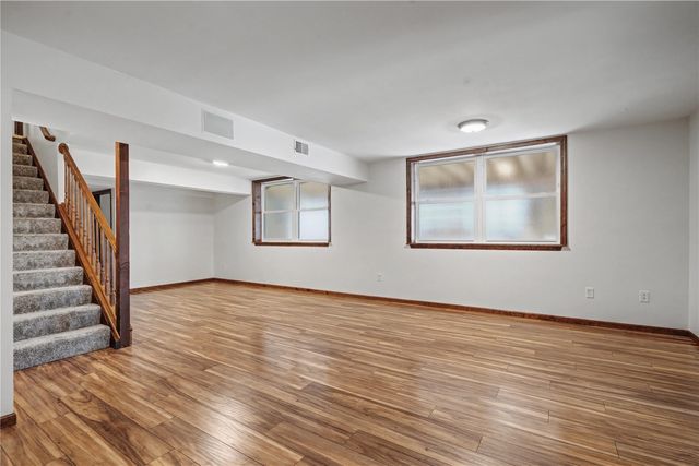 394 East Post Rd SE, Cedar Rapids, IA 52403