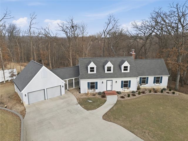 394 East Post Rd SE, Cedar Rapids, IA 52403