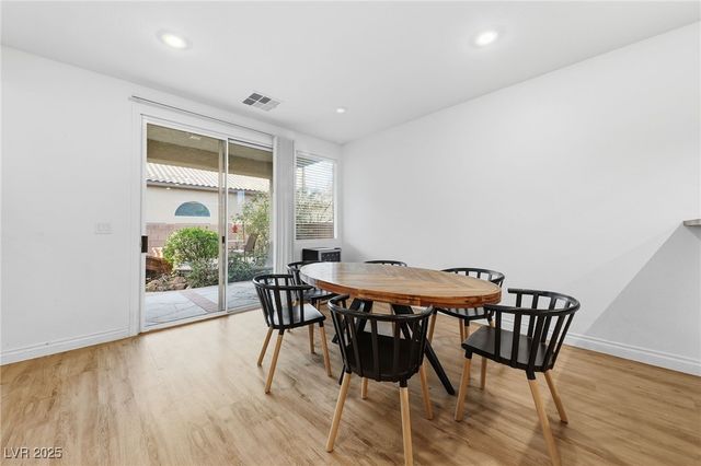 726 Canary Wharf Drive, Las Vegas, NV 89178