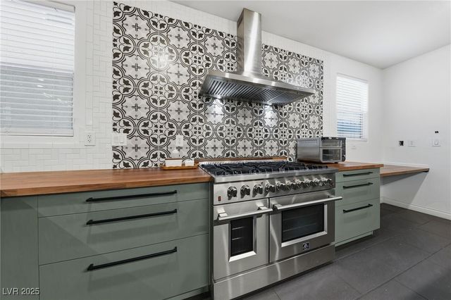 726 Canary Wharf Drive, Las Vegas, NV 89178