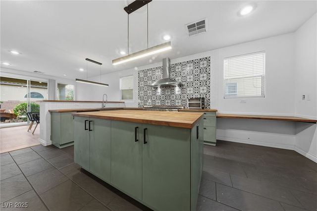 726 Canary Wharf Drive, Las Vegas, NV 89178