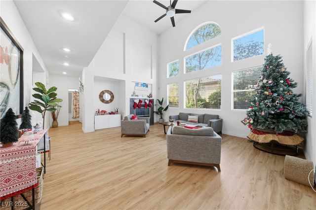 726 Canary Wharf Drive, Las Vegas, NV 89178