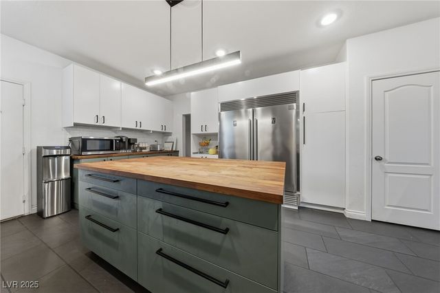 726 Canary Wharf Drive, Las Vegas, NV 89178