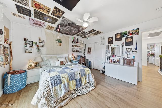 726 Canary Wharf Drive, Las Vegas, NV 89178