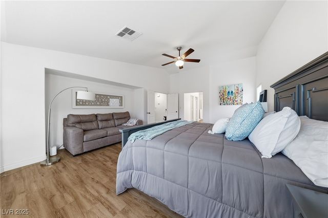 726 Canary Wharf Drive, Las Vegas, NV 89178