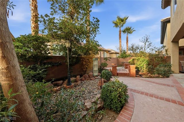 726 Canary Wharf Drive, Las Vegas, NV 89178