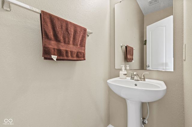 1163 King Maple Drive, Greenfield, IN 46140