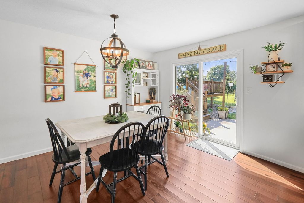 Image 12 of property listing at 380 Northwood, Salem, IL 62881