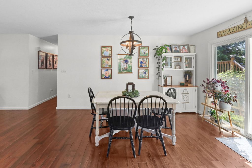 Image 13 of property listing at 380 Northwood, Salem, IL 62881