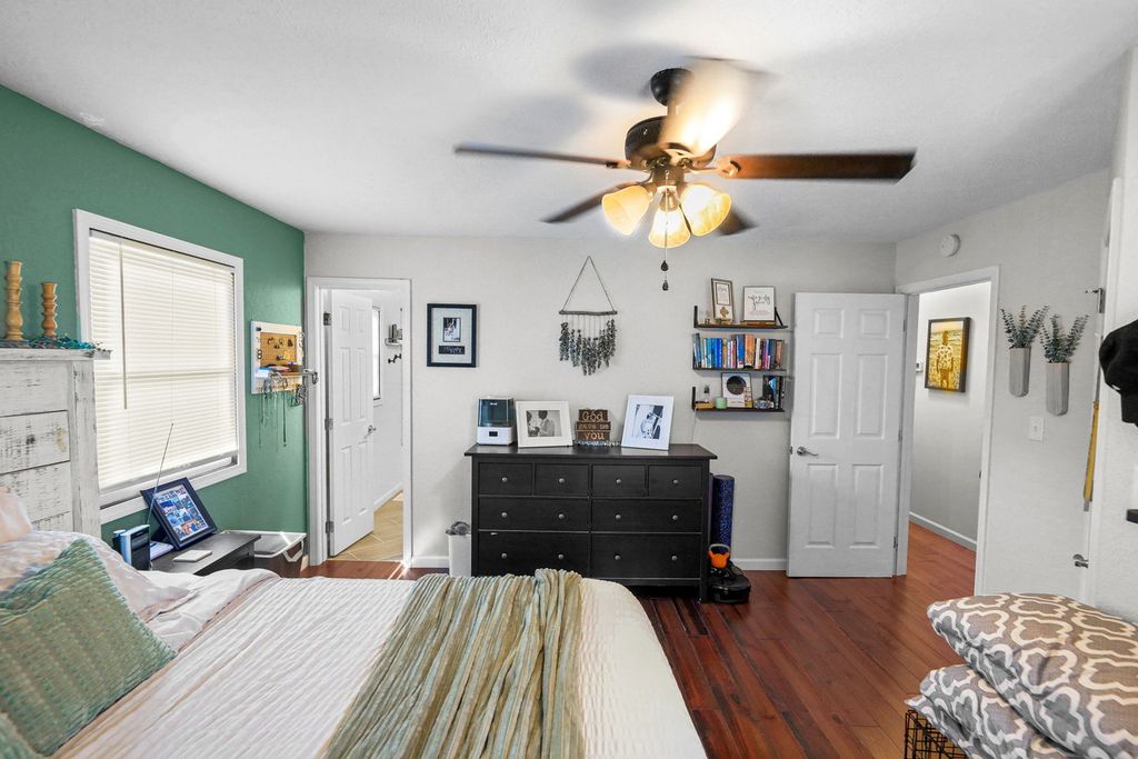 Image 28 of property listing at 380 Northwood, Salem, IL 62881