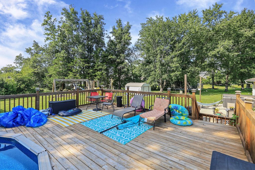 Image 32 of property listing at 380 Northwood, Salem, IL 62881