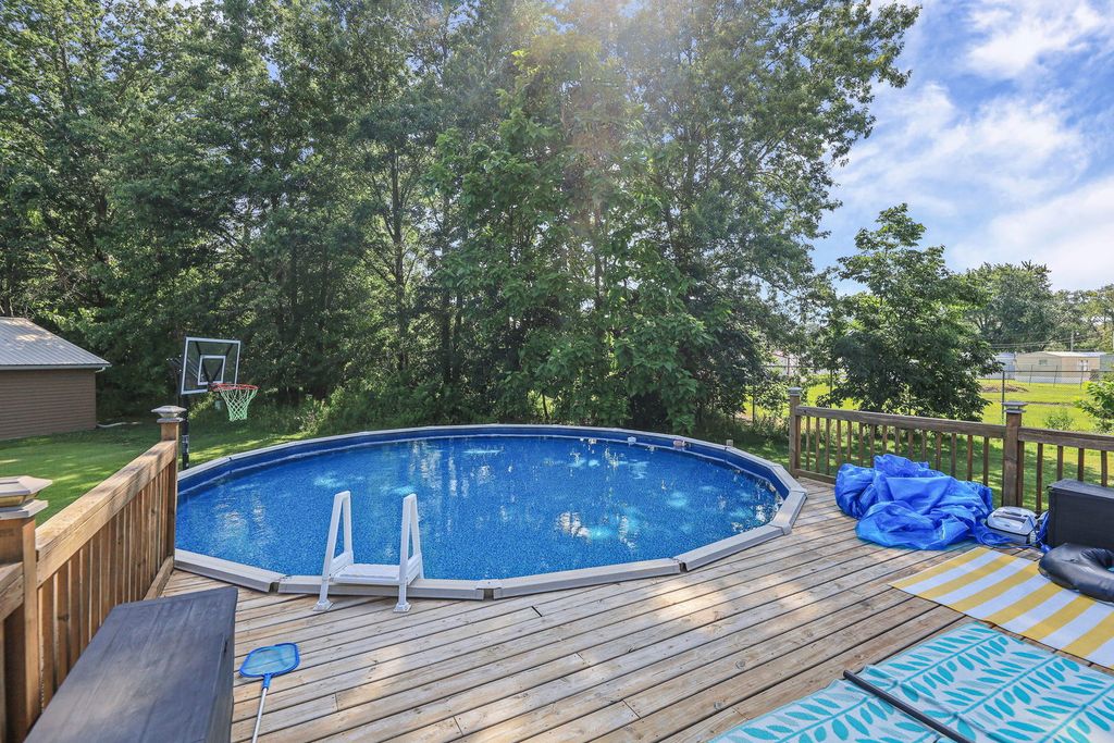 Image 33 of property listing at 380 Northwood, Salem, IL 62881