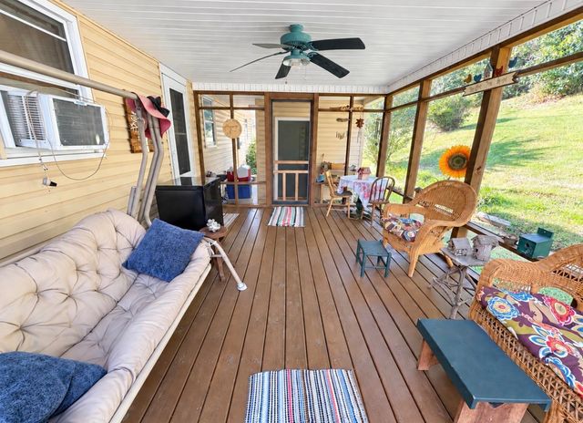 33 Private Dr 5713 St Rt 243, Ironton, OH 45638