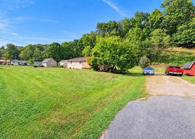 33 Private Dr 5713 St Rt 243, Ironton, OH 45638