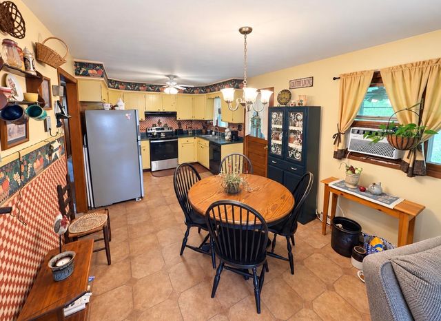 33 Private Dr 5713 St Rt 243, Ironton, OH 45638
