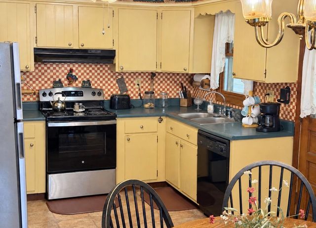 33 Private Dr 5713 St Rt 243, Ironton, OH 45638