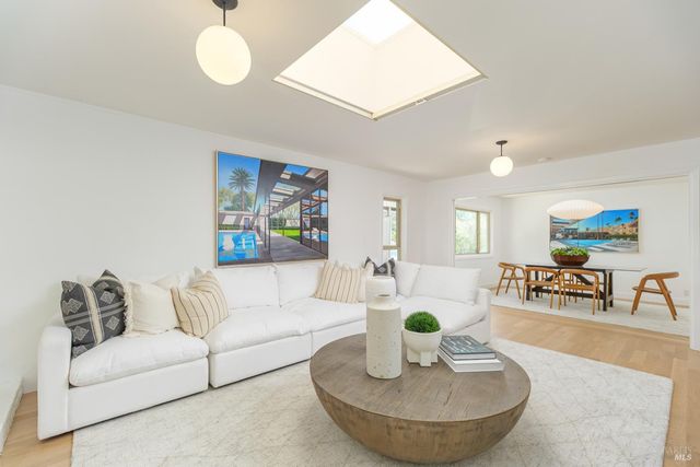 9 Underhill Rd, Mill Valley, CA 94941