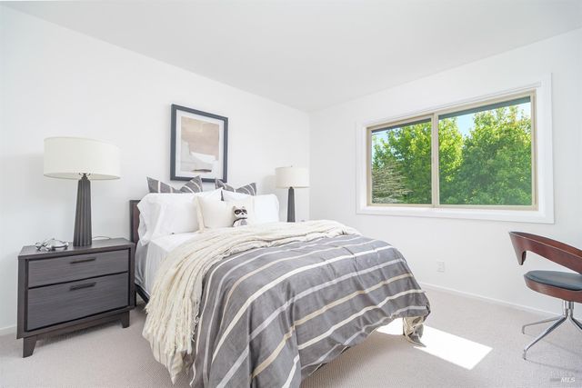 9 Underhill Rd, Mill Valley, CA 94941