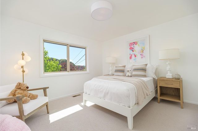 9 Underhill Rd, Mill Valley, CA 94941