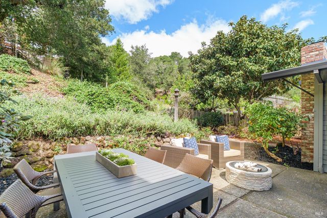 9 Underhill Rd, Mill Valley, CA 94941